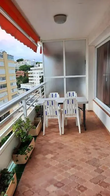 Carihuela 1 Bed Luxury Apartment Торремолинос Испания