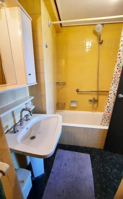 Carihuela 1 Bed Luxury Apartment Торремолинос Испания